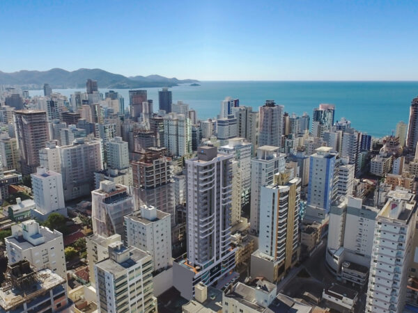 Le Voyage Residence andar alto à venda