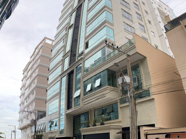Apartamento no Cambirela Residence