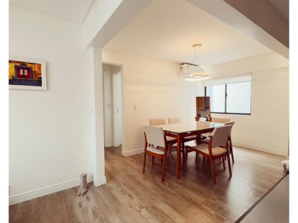 Apartamento mobiliado à venda