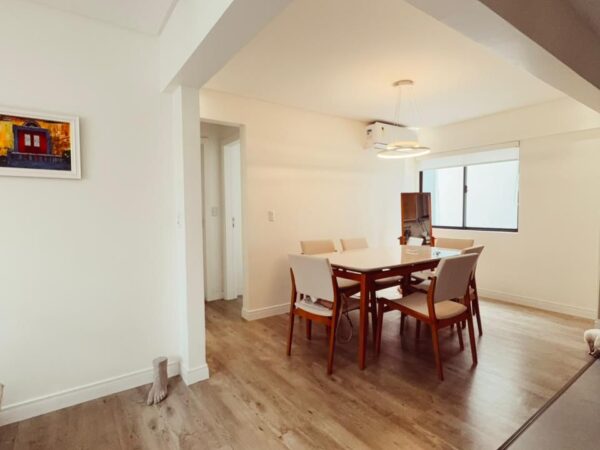 Apartamento mobiliado à venda