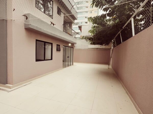 Apartamento com terraço privativo à venda