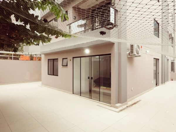 Apartamento com terraço privativo à venda