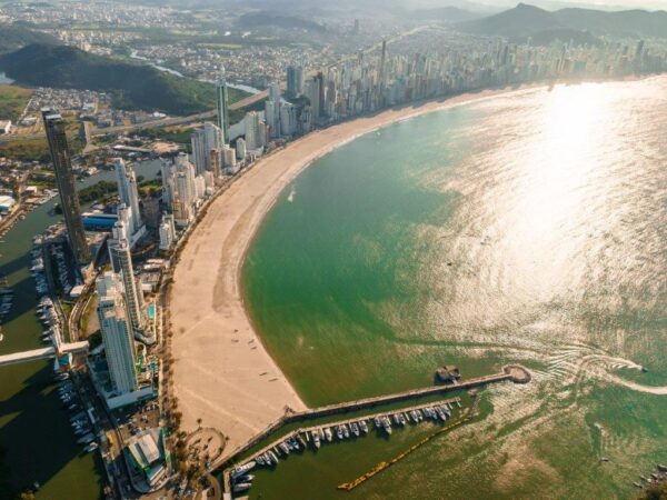 Apartamento andar baixo no Yachthouse