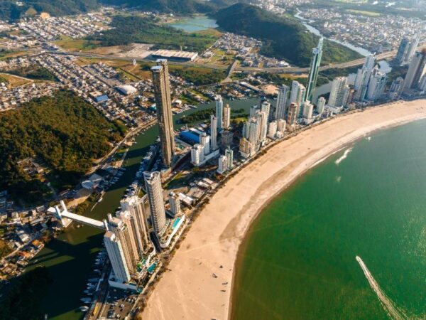 Apartamento andar baixo no Yachthouse