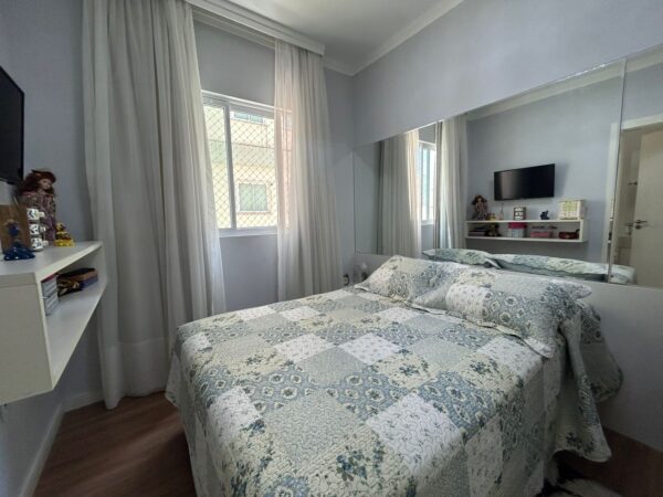Apartamento à venda na Meia Praia