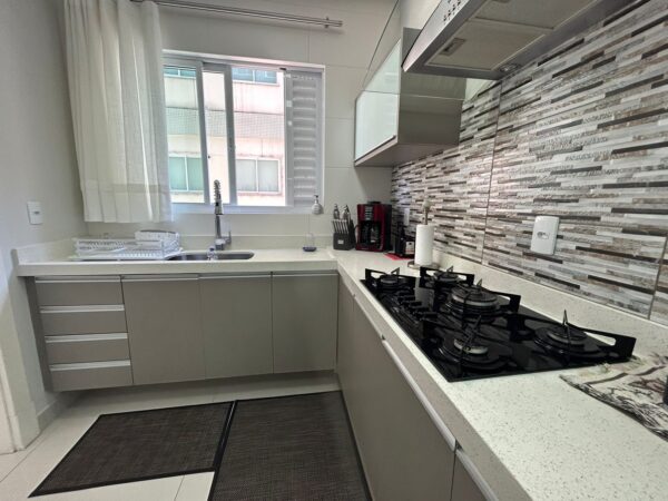 Apartamento à venda na Meia Praia
