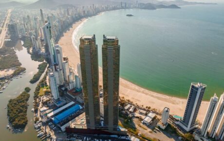Apartamento andar alto à venda no Yachthouse
