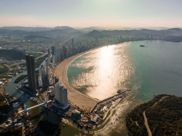 Apartamento andar baixo no Yachthouse