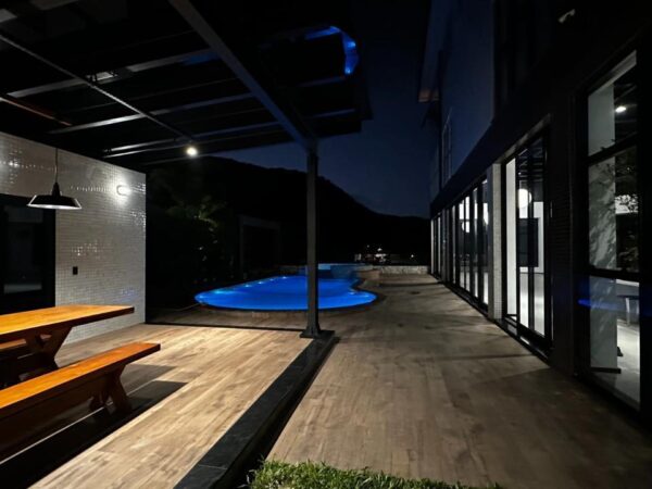 Casa alto padrão à venda no Condomínio Plaza