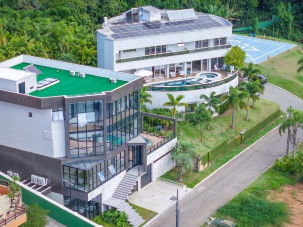 Casa alto padrão à venda no Condomínio Plaza