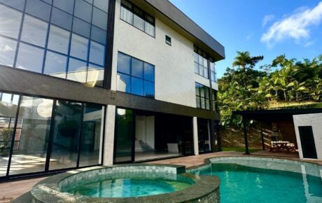 Casa alto padrão à venda no Condomínio Plaza