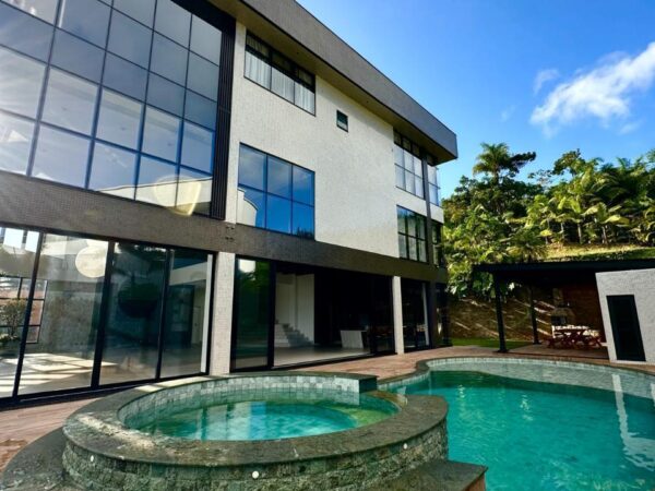 Casa alto padrão à venda no Condomínio Plaza