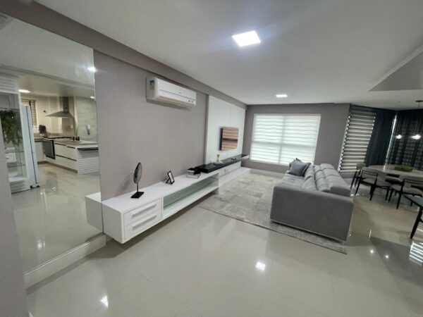 Apartamento mobiliado no Edifício Opera Plaza