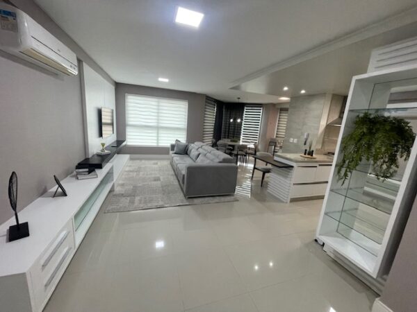 Apartamento mobiliado no Edifício Opera Plaza