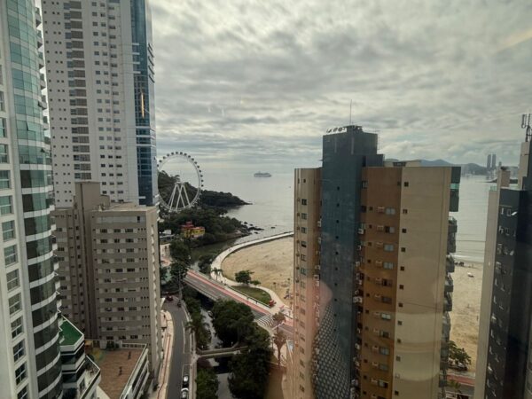 Apartamento à venda no Skyline Tower