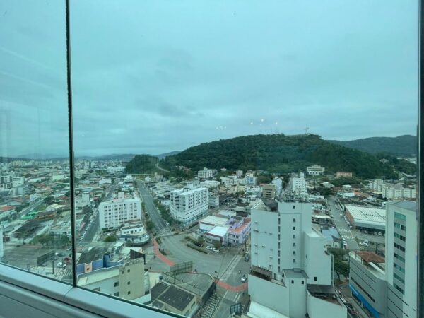 Apartamento mobiliado no Edifício Opera Plaza