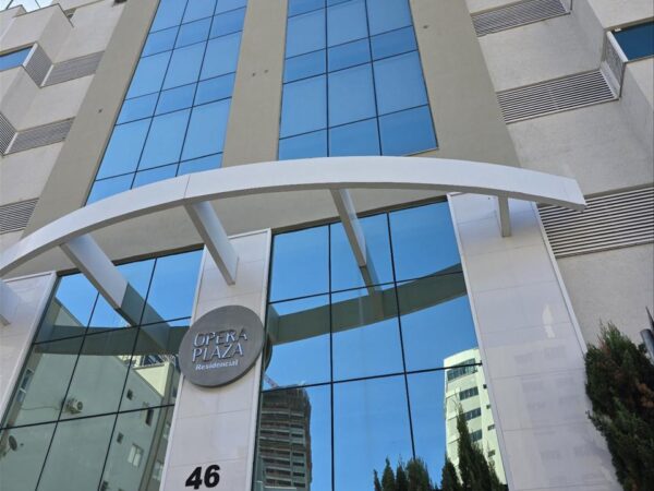 Apartamento mobiliado no Edifício Opera Plaza