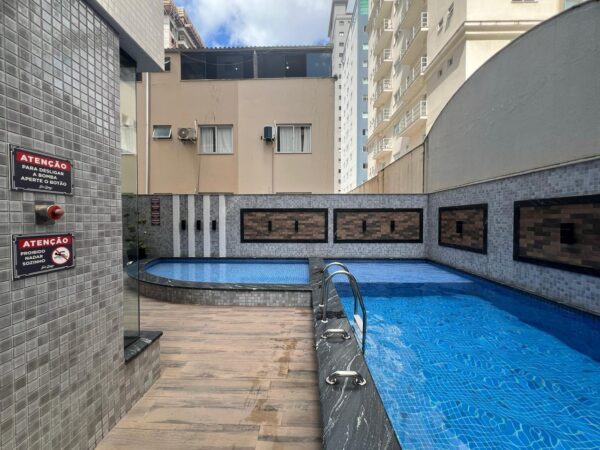 Apartamento finamente mobiliado no Edifício San Diego