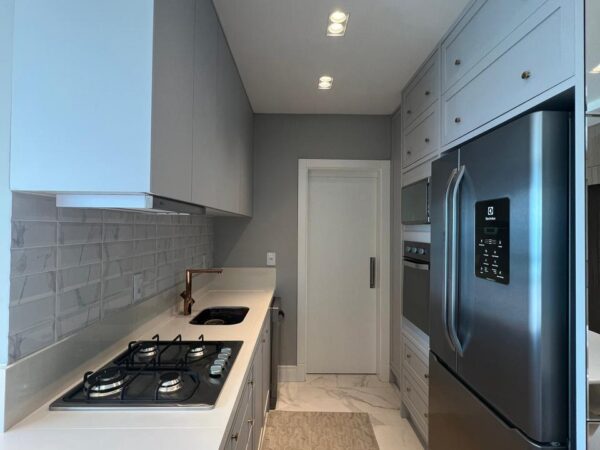 Apartamento finamente mobiliado no Edifício San Diego