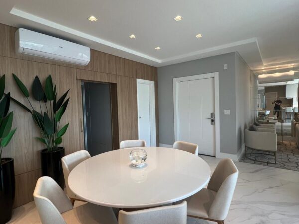 Apartamento finamente mobiliado no Edifício San Diego