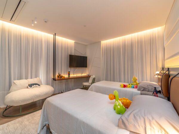 Apartamento decorado à venda no Yachthouse