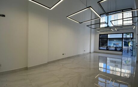 Sala Comercial Alto Padrão para Locação Anual