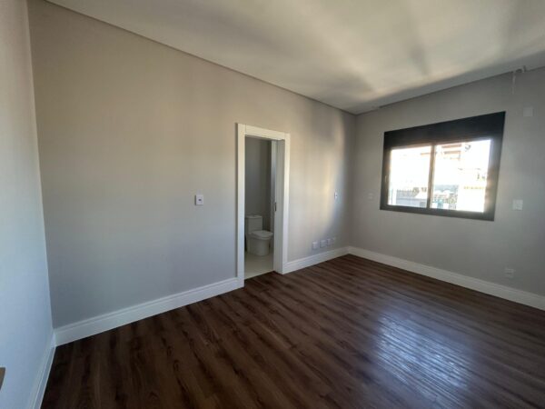 Venda de Apartamento no Paramount Tower