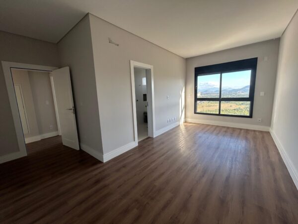 Venda de Apartamento no Paramount Tower