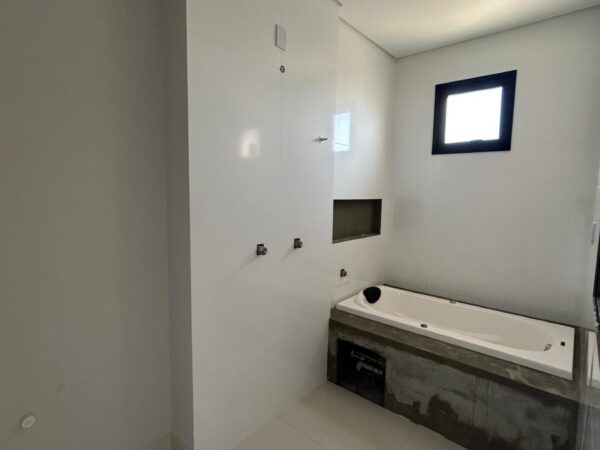 Venda de Apartamento no Paramount Tower