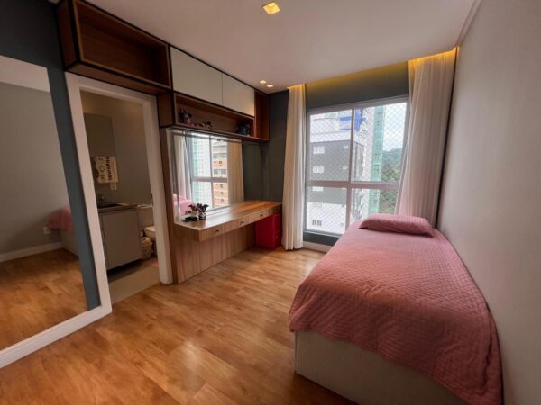 Apartamento Finamente Mobiliado e Decorado
