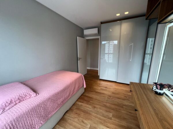 Apartamento Finamente Mobiliado e Decorado