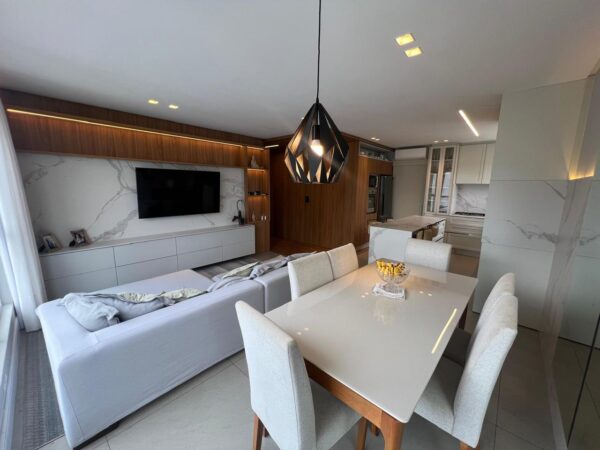 Apartamento Finamente Mobiliado e Decorado