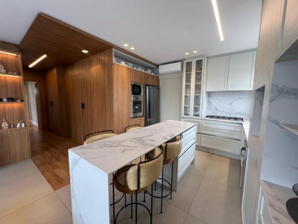 Apartamento Finamente Mobiliado e Decorado