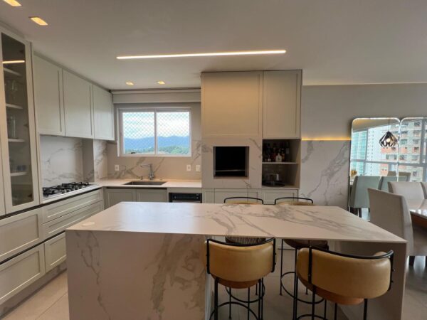 Apartamento Finamente Mobiliado e Decorado