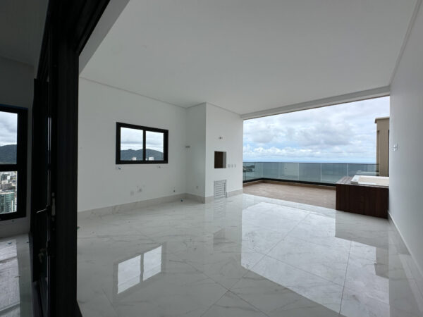 Venda de Andar Alto no Edifício Saint Clair
