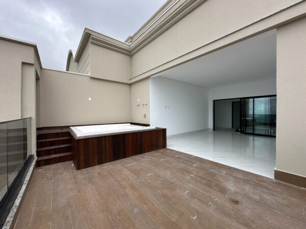 Venda de Andar Alto no Edifício Saint Clair