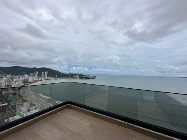Venda de Andar Baixo no Edifício Saint Clair